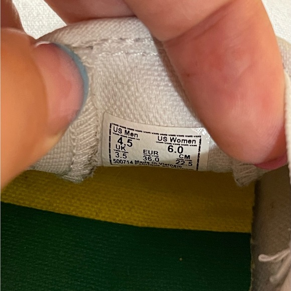 Slip on pride vans - Picture 9 of 9